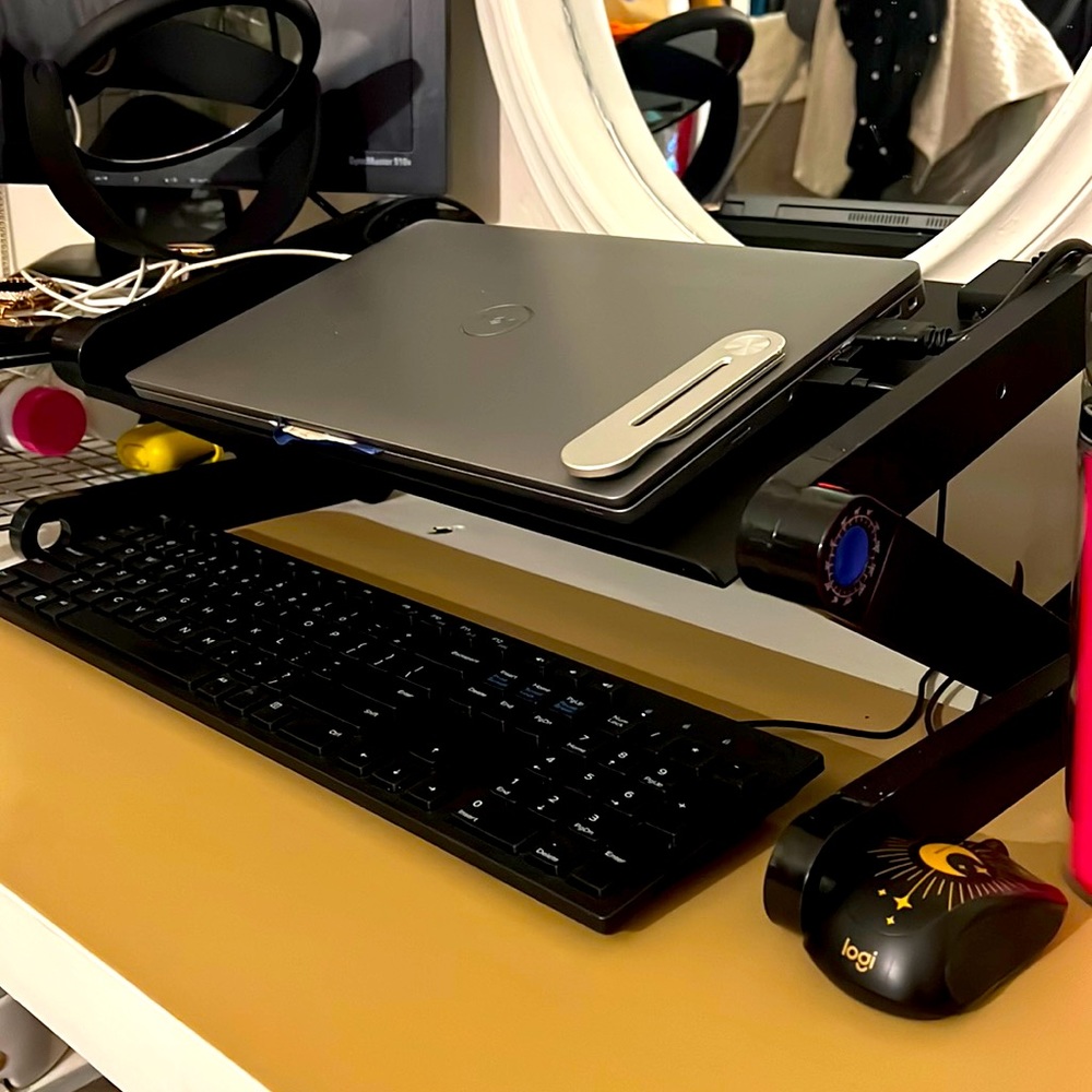 Laptop stand alone!